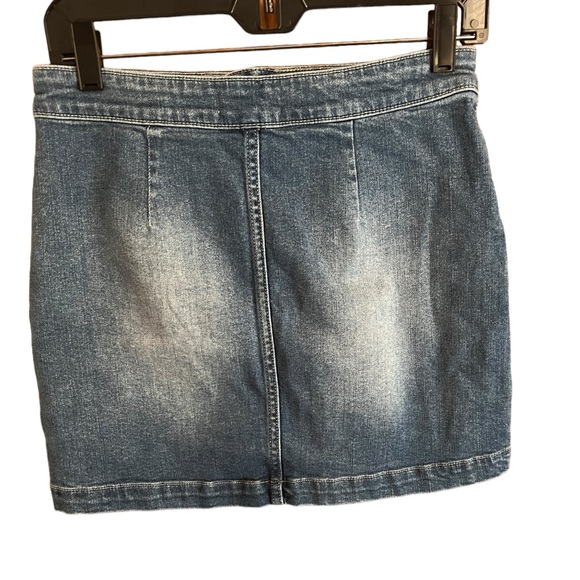 Altar’d State Mini Jean Skirt Medium Wash Denim Size Medium cotton blend pockets - Picture 2 of 5